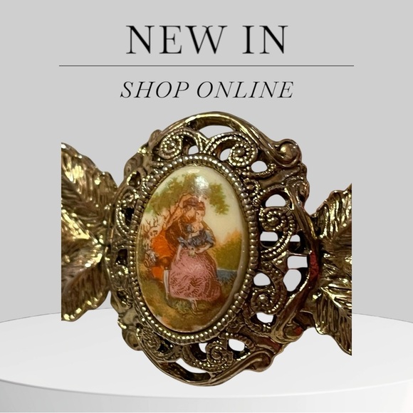 Vintage Gold Brooch with Artistic Centerpiece - Picture 6 of 8